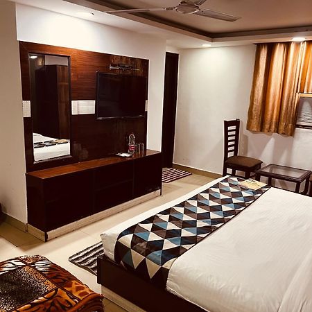 Hotel ニューデリー エクステリア 写真